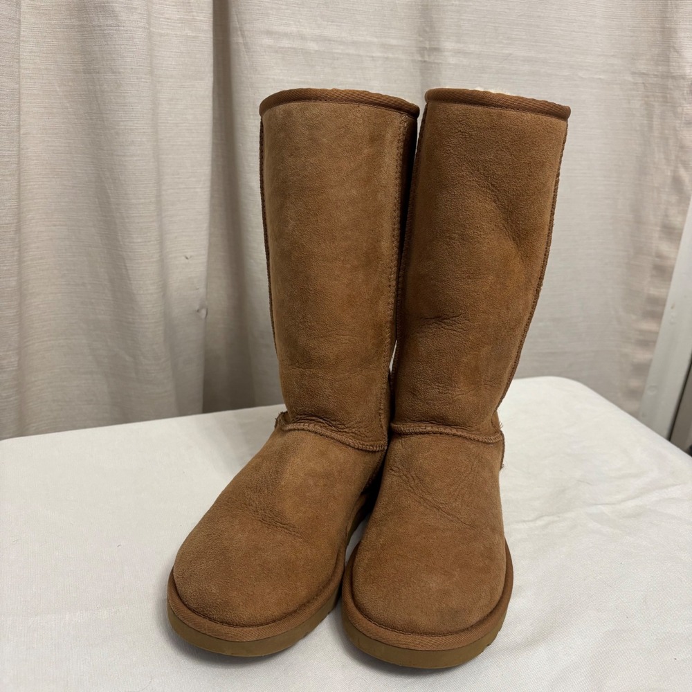 UGG Australia Classic Tall 5815 Chestnut Suede Sheepskin Boots, size 5